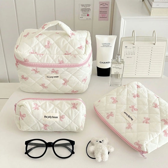 Trousse de Maquillage Coton Matelassé – Motif Nœud & Fleurs